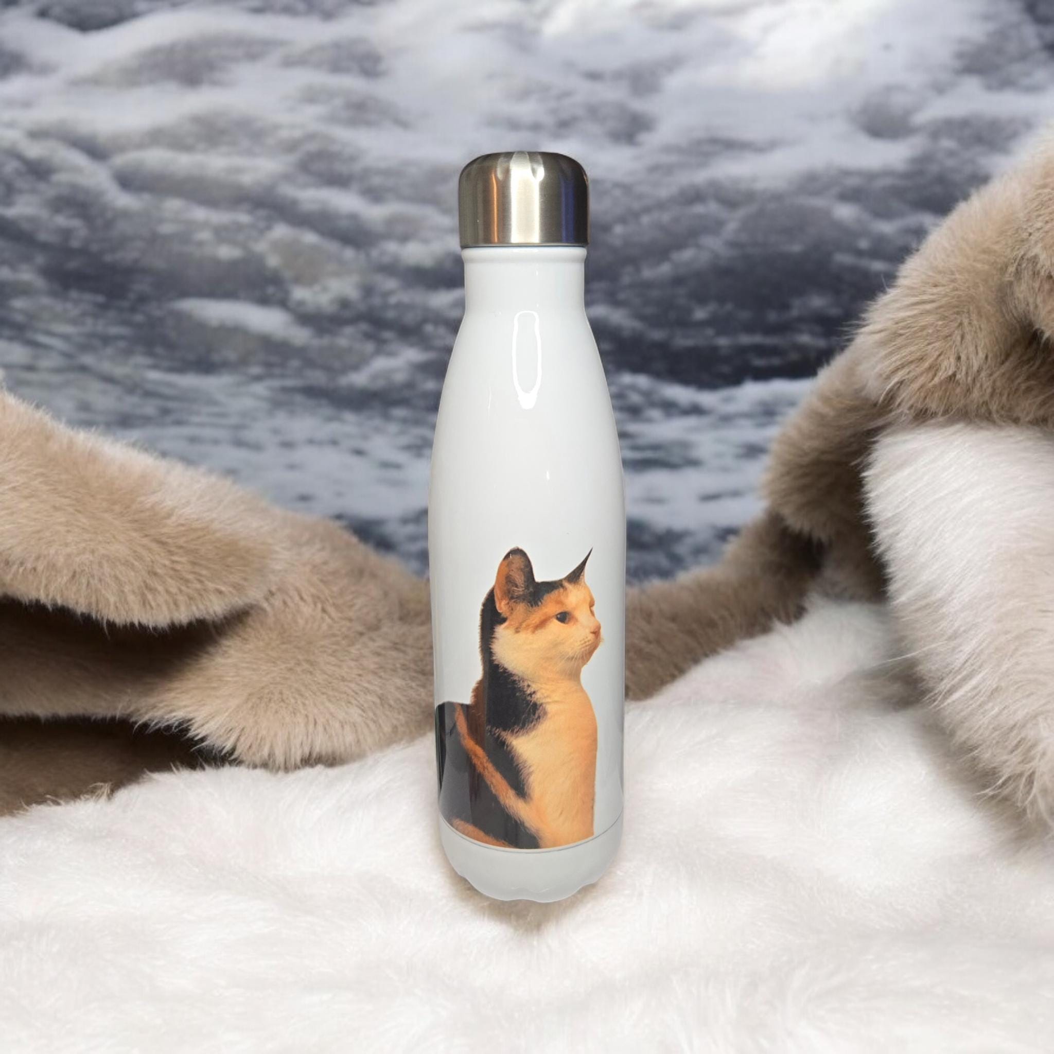 Handprinted, personalised, 500ml (17oz) insulated, stainless steel water bottle.